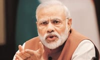 ஓபிஎஸ் இணையாவிட்டால்.. பாஜக கையில் வேறு "லகான்".. ஐடியா உள்ளதாம்!!